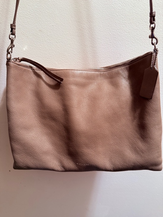 Coach Handbags - COACH BLEECKER DAILY SHOULDER BAG IN MUSHROOM GRAY LEATHER EUC